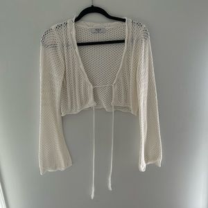 Grey bandit white knit top